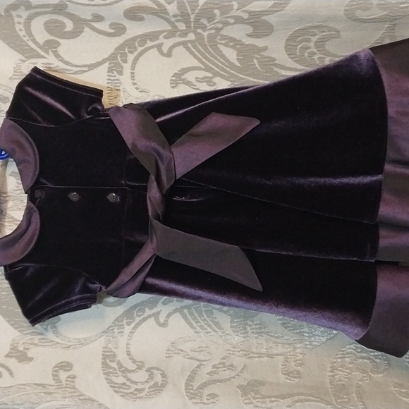 18 Mos Baby Girls Purple Velvet Dress by Ofphiladelphia Goodlad - Picture 2 of 5